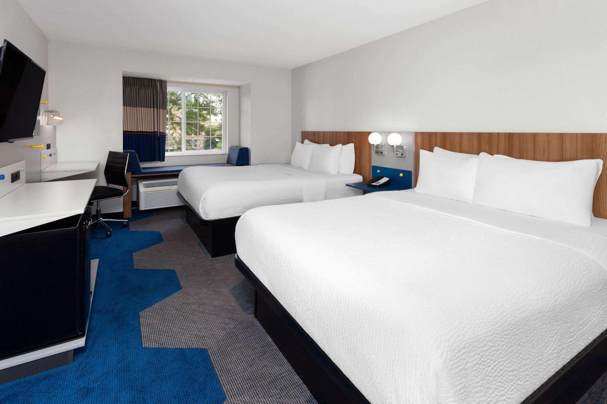 Microtel Inn By Wyndham Janesville Esterno foto