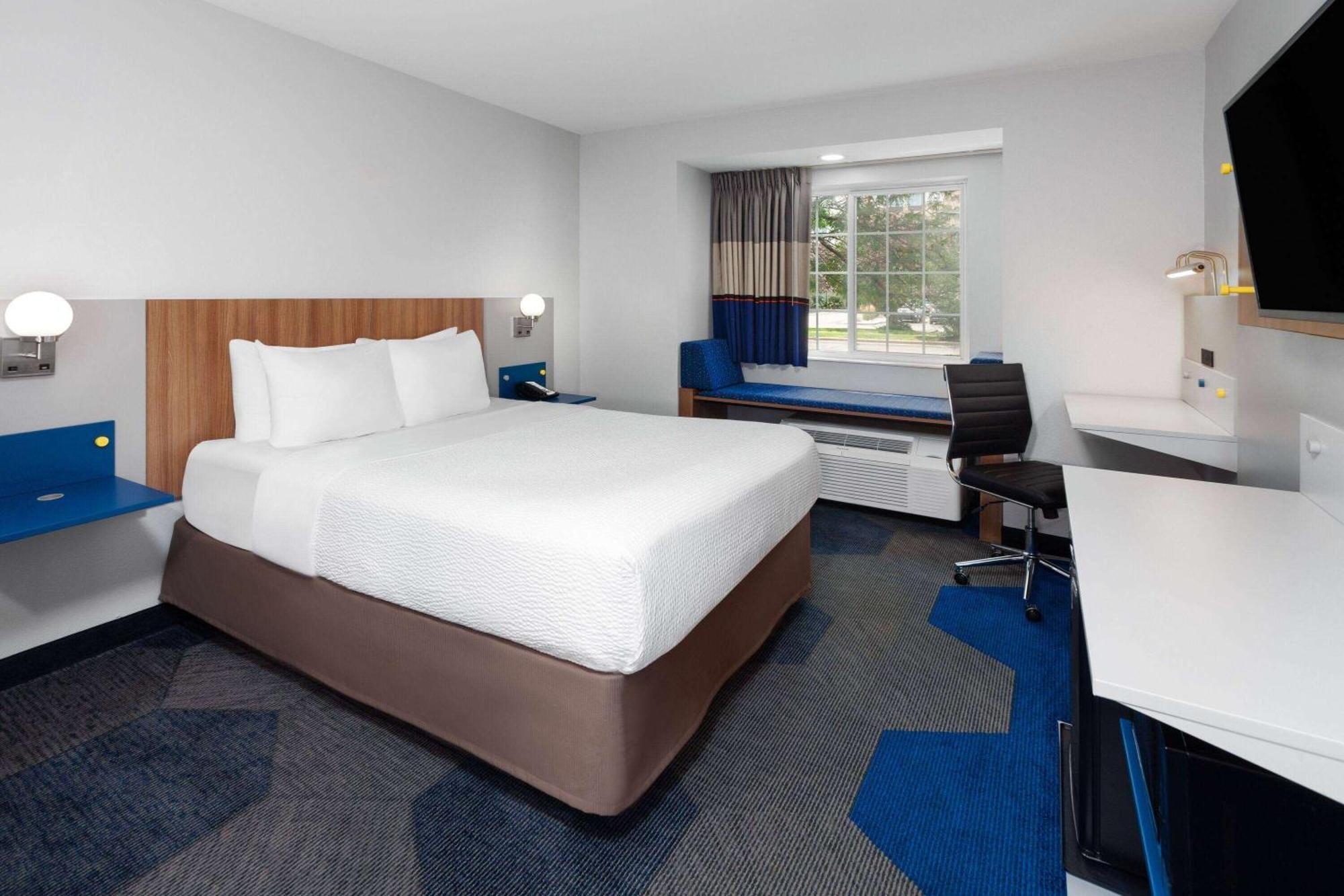 Microtel Inn By Wyndham Janesville Esterno foto
