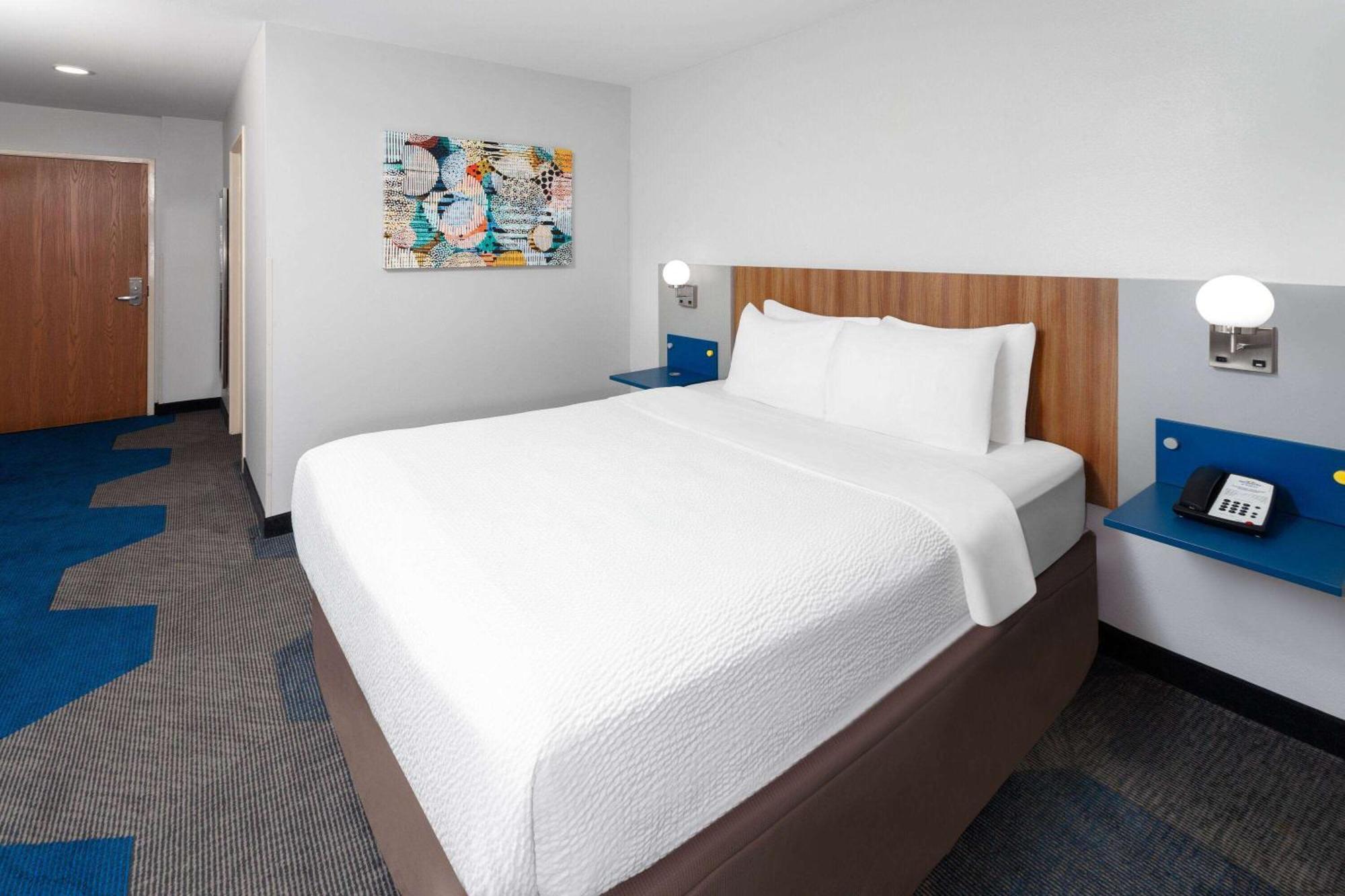 Microtel Inn By Wyndham Janesville Esterno foto
