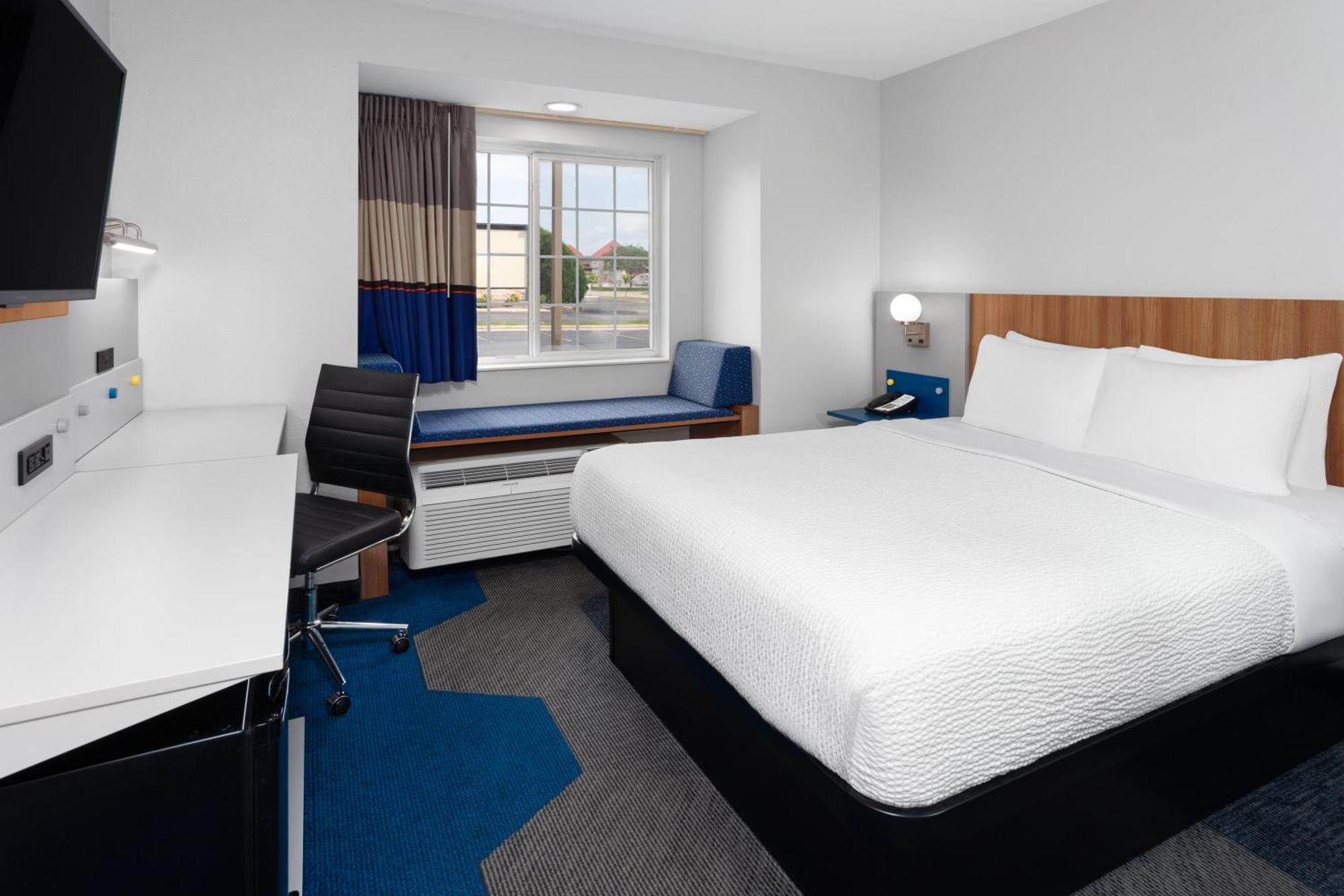 Microtel Inn By Wyndham Janesville Esterno foto