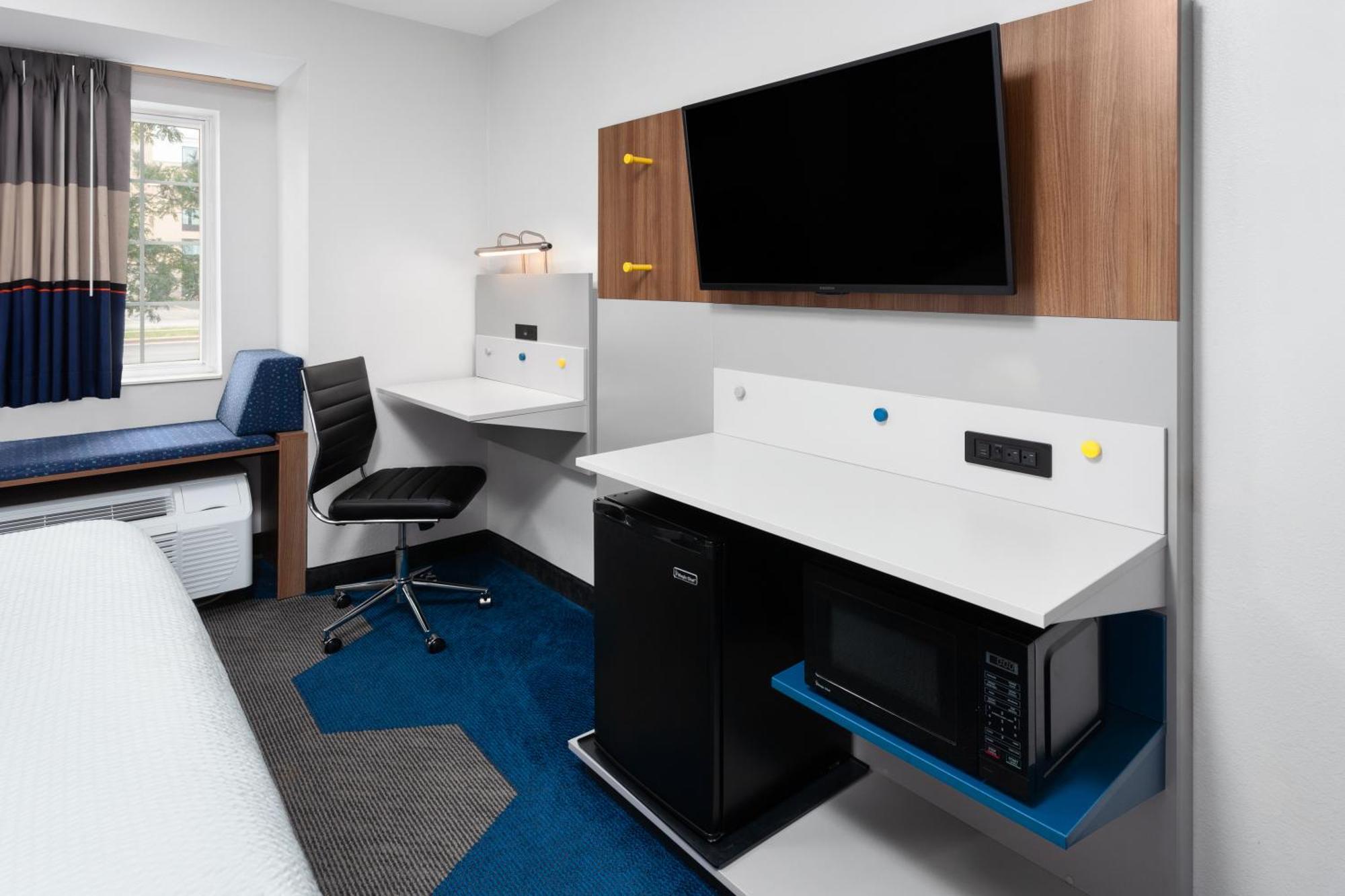 Microtel Inn By Wyndham Janesville Esterno foto